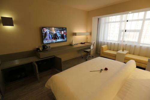 Metropolo Baotou Railway Station And Science University Hotel