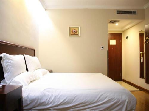 Greentree Alliance Beijing West Railway Station North Square Hotel