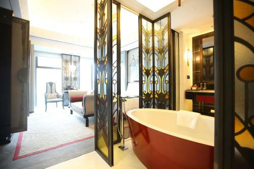 Hotel Wanda Reign On The Bund
