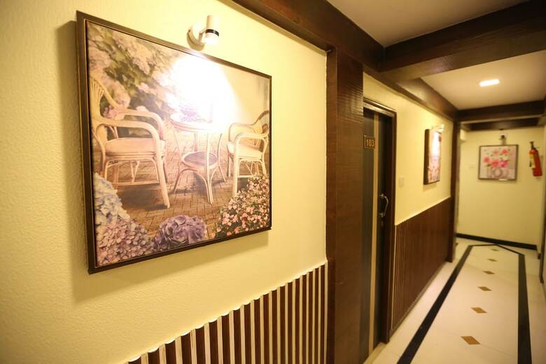 Hotel Happyland