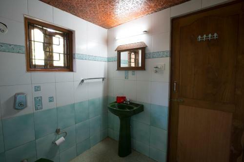 Hostal Bribon Guest House