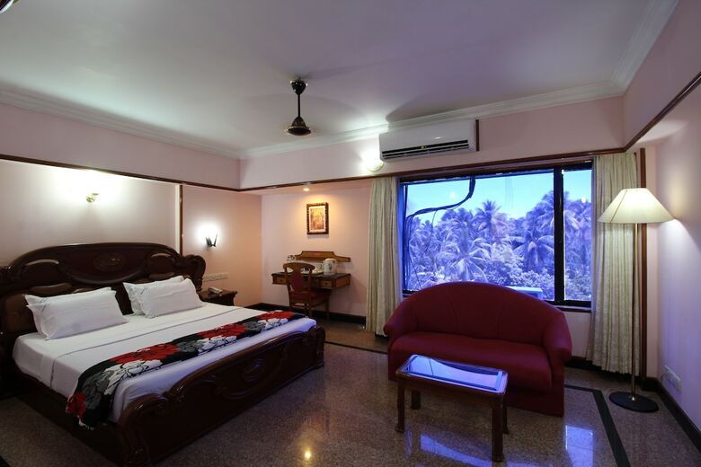 Hotel Mayura Residency
