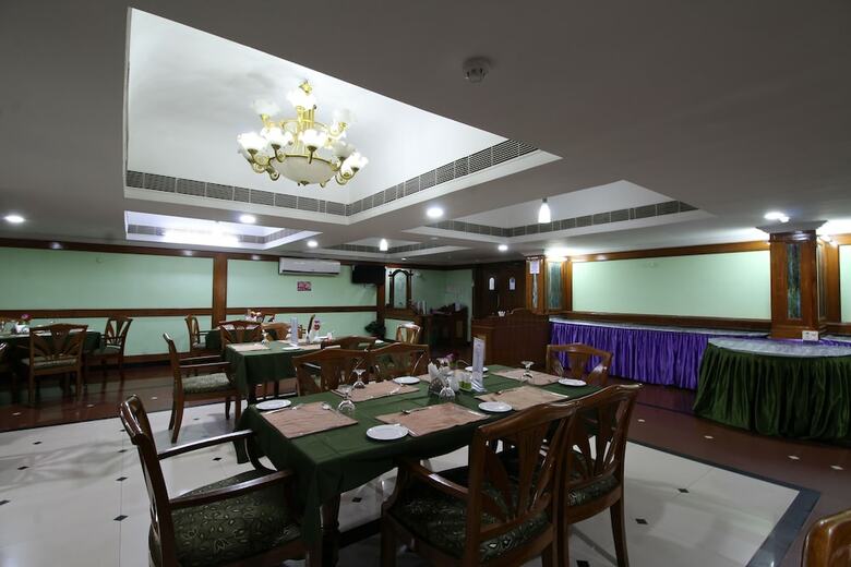 Hotel Mayura Residency