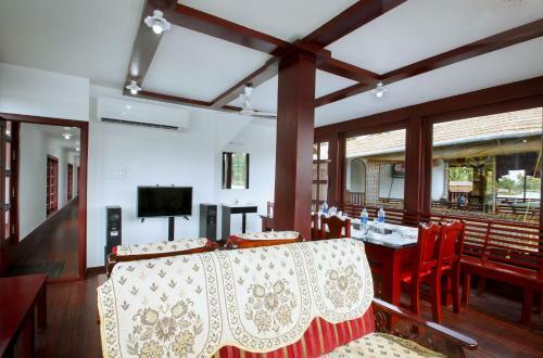 Hotel Shivaganga Houseboat