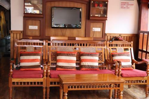 Hotel Shivaganga Houseboat