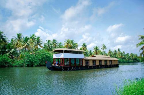 Hotel Shivaganga Houseboat