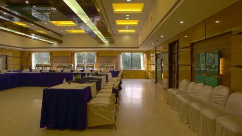 Hotel Gemini Continental, Hazratganj