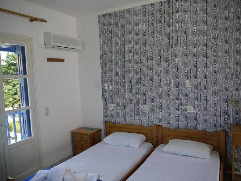 Hotel Crystal Rooms