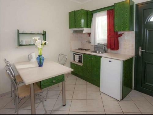 Ballas Paradise Apartments
