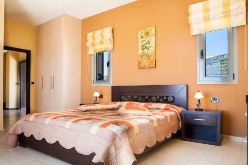 Skala Villa Sleeps 6 Pool Wifi