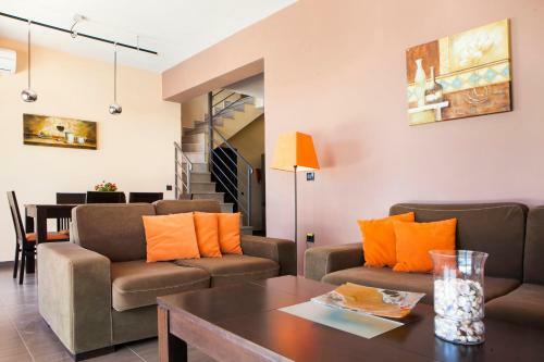 Skala Villa Sleeps 6 Pool Wifi