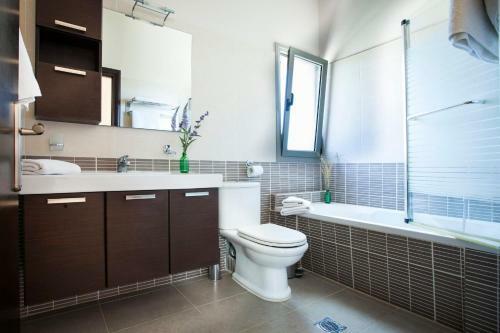 Skala Villa Sleeps 6 Pool Wifi