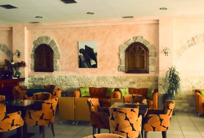 Hotel Papagalos