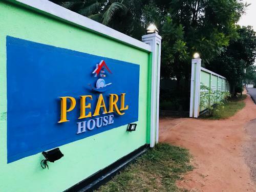 Hostal Pearl House Resort
