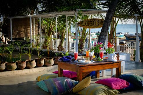 Hotel Water Edge Arugambay