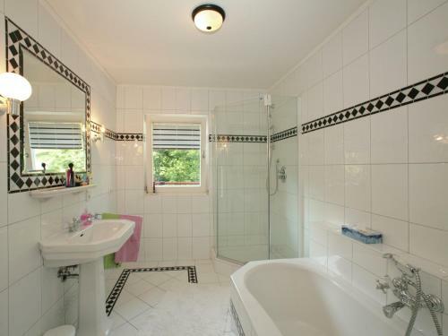 Splendid Apartment In Zell Am See With Garden