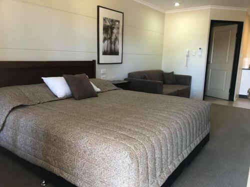 Balranald Club Motel