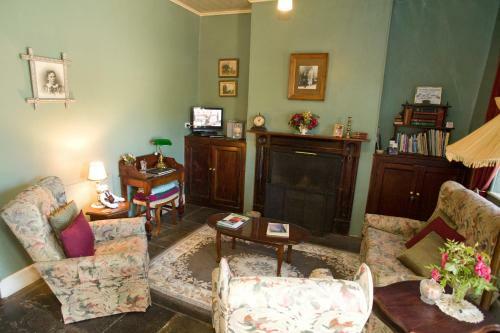 Apartamentos Emma Tiver Heritage Cottage