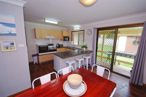 Breakaway, 11 Scott Street
