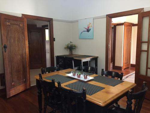 Bed & Breakfast Art Deco Cottage