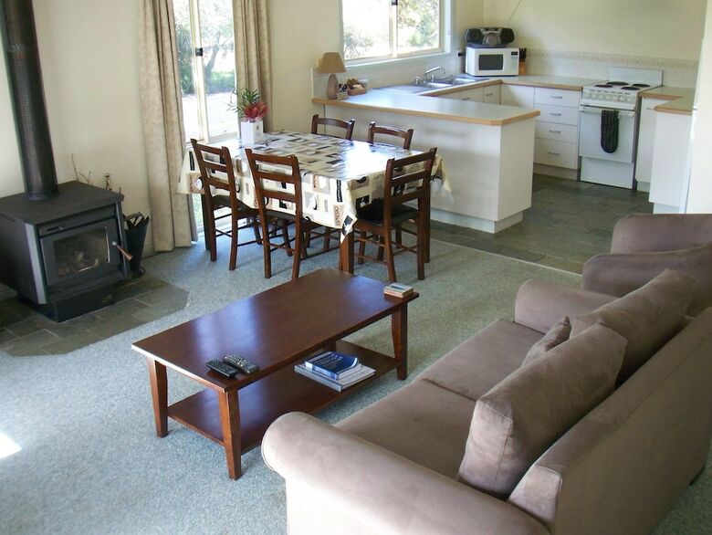 Lodge Mystery Bay Cottages