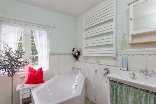 Hostal Hotel Garni Landhausperle An Der M�ritz