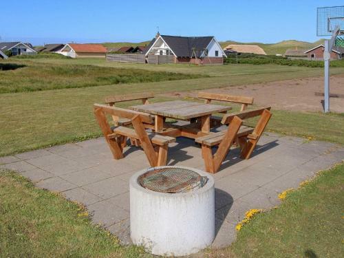Three-bedroom Holiday Home In Harbo�re 23