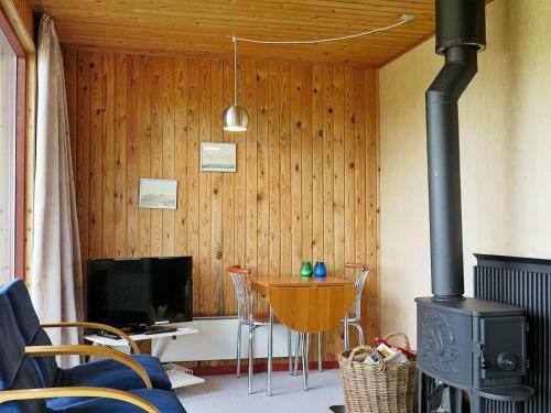 Three-bedroom Holiday Home In Harbo�re 23
