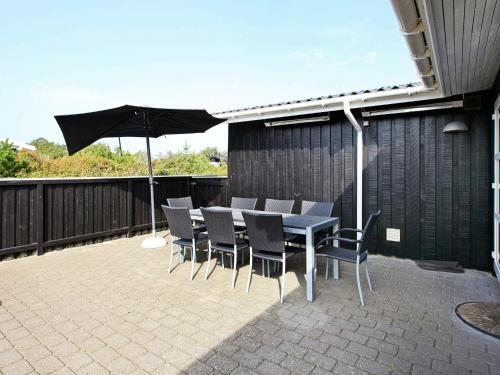 Four-bedroom Holiday Home In Henne 2