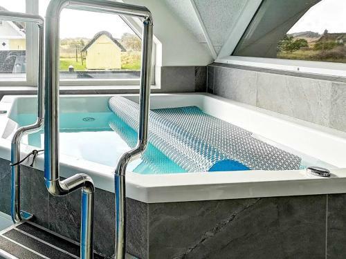 Five-bedroom Holiday Home In Ringk�bing 1