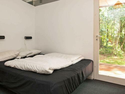 Five-bedroom Holiday Home In Knebel 1