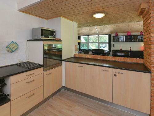 Three-bedroom Holiday Home In N�rre Nebel 4