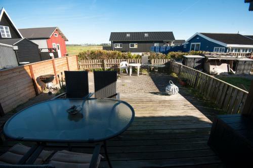 M�ge 66 Holiday House