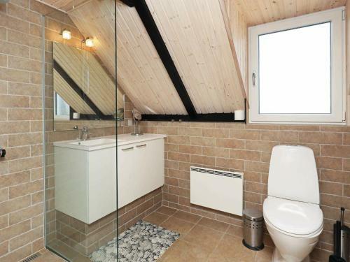Three-bedroom Holiday Home In Ringk�bing 4