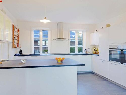 Five-bedroom Holiday Home In Oksb�l 3