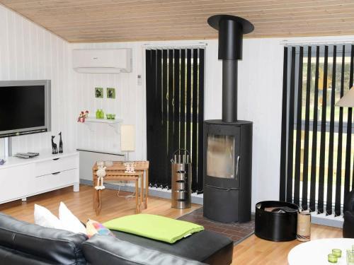 Two-bedroom Holiday Home In Oksb�l 7