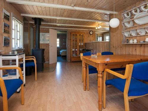 Three-bedroom Holiday Home In Oksb�l 43