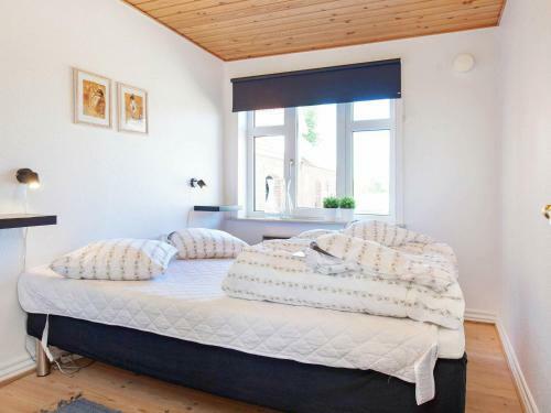 Five-bedroom Holiday Home In Fur 2