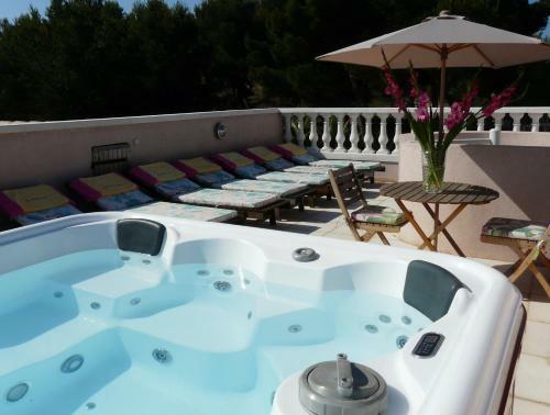 Hostal La Palmeraie Des Calanques