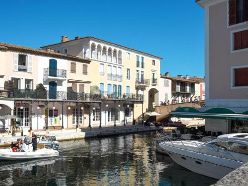 Holiday Home Capri (Pog125)