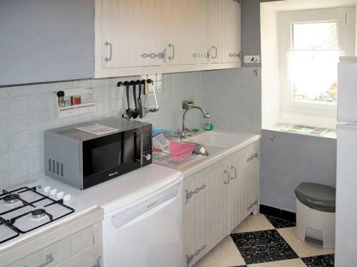 Holiday Home Le C�dre (Mbe101)