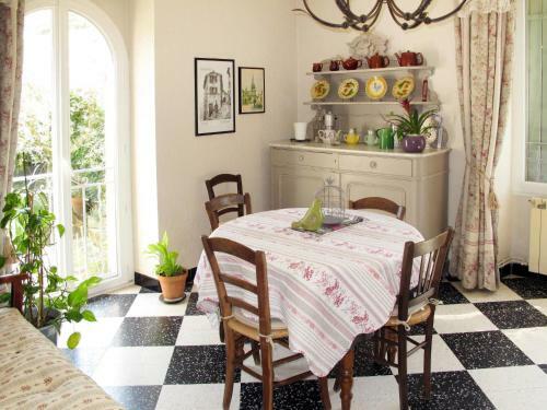 Holiday Home Le C�dre (Mbe101)