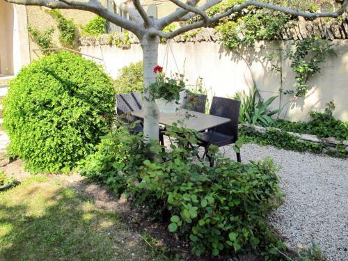 Holiday Home Le C�dre (Mbe101)
