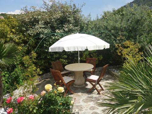 Holiday Home Le Ch�teau Mimet