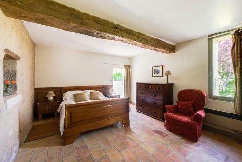 Moulins-engilbert Villa Sleeps 10 Pool