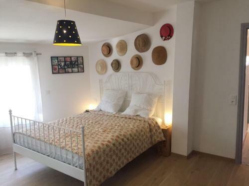 Modern Villa With Private Pool Near Lake In Olonzac