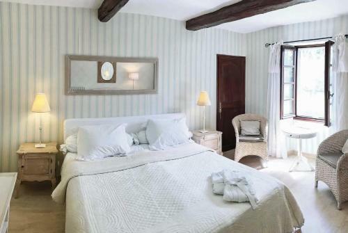 Noves Villa Sleeps 8 Air Con Wifi