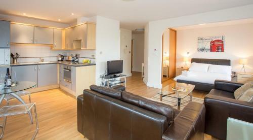 Anchor Court, Central Superior Studio Apartments