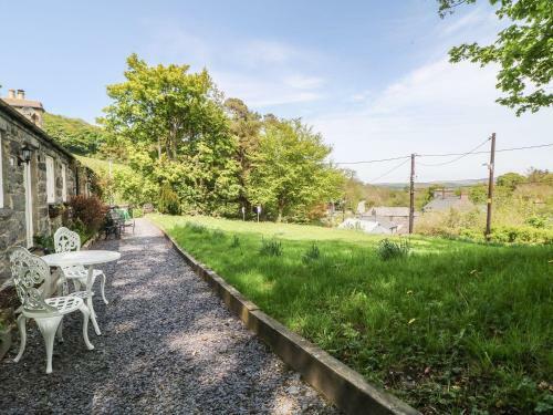 3 Bryn Ysgol, Betws-y-coed
