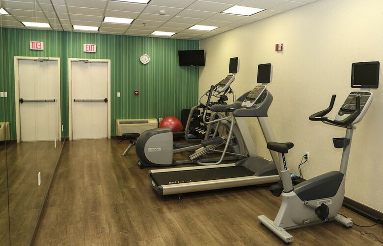 Hotel Holiday Inn Express Airport